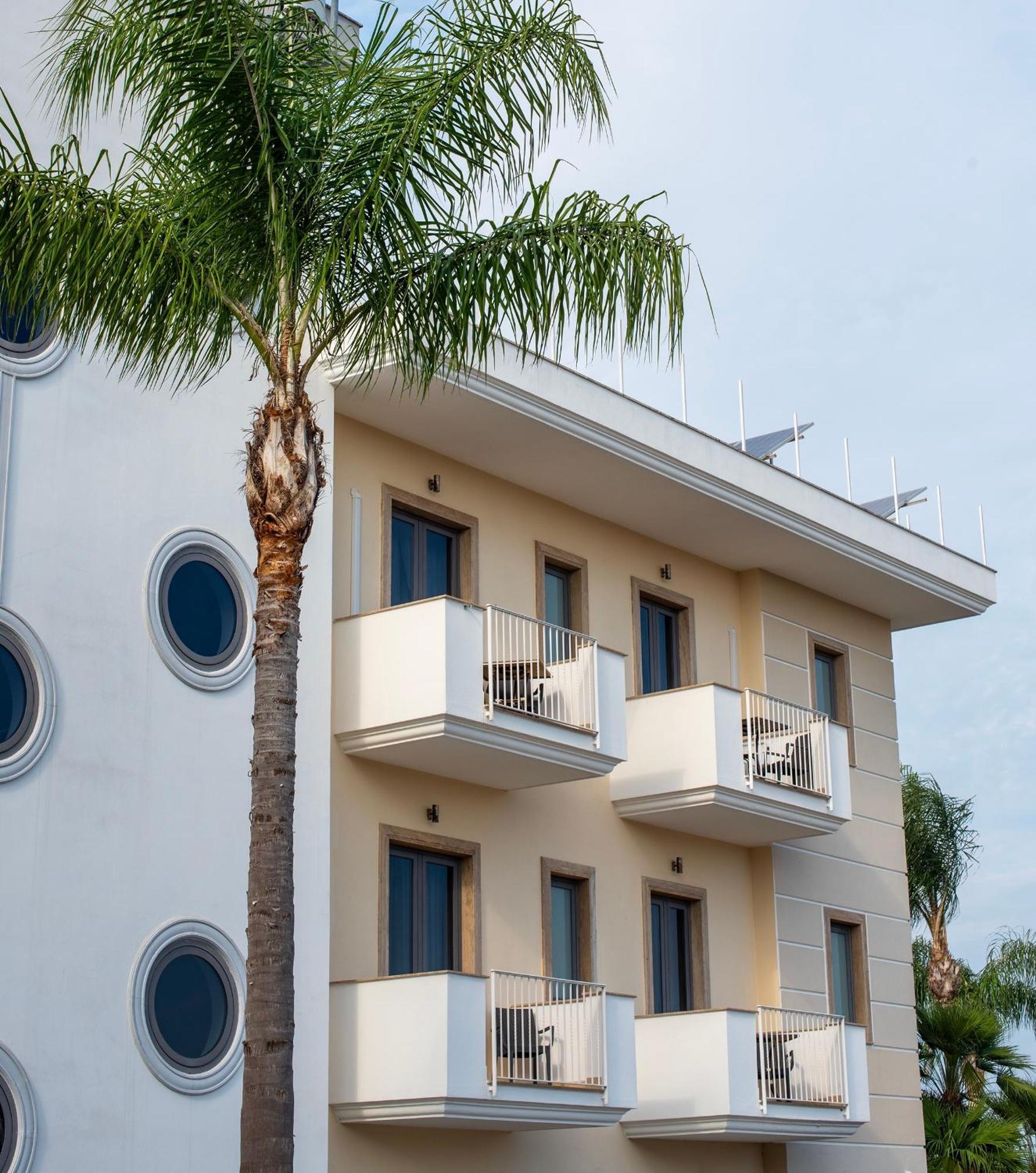 Hotel Premiere Varcaturo Exterior photo